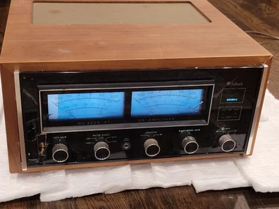 Amplificador de potência de estado sólido McIntosh MC2205 - Liga tem face de vidro quebrada - Imagem 1 de 4