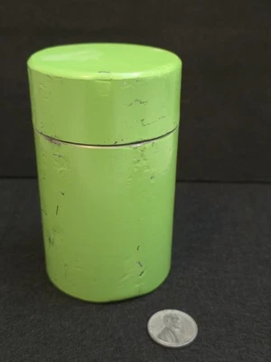 One Thick-walled Lead Pig for Shielding of Radioactive Source Materials  - Image 1 of 4