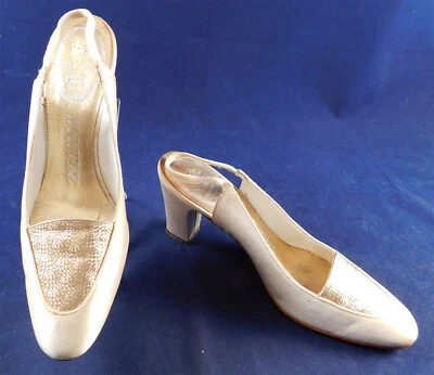 Zapatos De Colección Delman Años 60 Holográficos Oro Vinilo Borde Blanco Satinado Eslinga Trasera  Foto 1 de 4