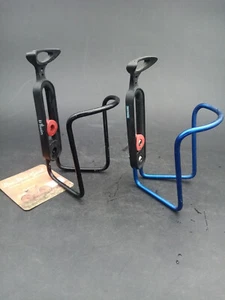 DECATHLON BTWIN 2x BOTTLE CAGE BLACK BLUE PAIRE PORTE BIDON VELO BIKE VINTAGE - Picture 1 of 7