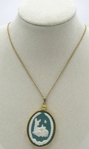 Blauer Wedgewood Rehkitz Schmetterling Anhänger Kette - Bild 1 von 4
