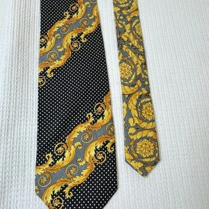 VTG Gianni Versace 100% Silk Necktie Baroque Polka Dot Design Made in Italy - Picture 1 of 9