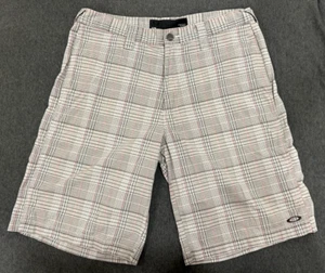 Mens Oakley Golf Shorts Plaid Performance Size 32 Flat Front White Gray - Picture 1 of 3