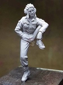 Djiti's 1/35 Russian Tank Crew Soldier Tanker Sitting on Tank / AFV Turret 35069 - Picture 1 of 1