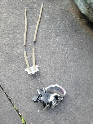 Infiniti G37 2010 2011 convertible puerta pasajero derecho cerradura pestillo y cables OEM Foto 1 de 4