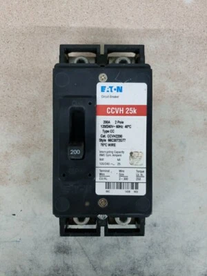 Disyuntor Eaton Cutler-Hammer CCVH2200 Tipo CC 200A 240V 2P Foto 1 de 4