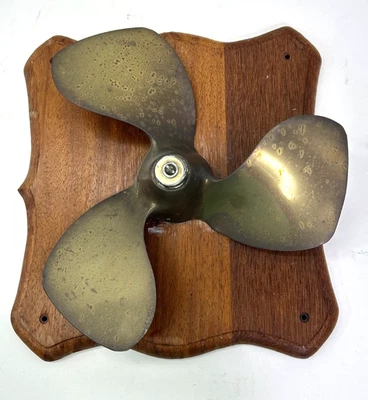 Placa de hélice de barco de latón vintage Foto 1 de 4