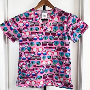 UA Scrubs Womens Scrub Top - Pink Shades Sunglasses, Size S - Picture 1 of 5