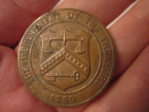 VTG UNITED STATES MINT DEPARTMENT OF THE TREASURY METAL COIN MEDALLION - TUB SCC - Picture 1 of 2