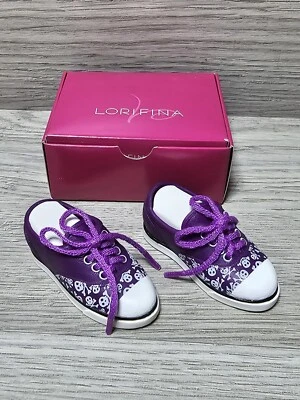 2008 RETIRADO Muñeca Lorifina Zapatos Deportivos Tenis Púrpura Calaveras Hasbro Miss Revlon Foto 1 de 4