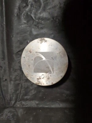 Cubierta antipolvo tapacubos central GM Saturn Ion Vue Aura Sky 9595157 fabricante de equipos originales de fábrica  Foto 1 de 4