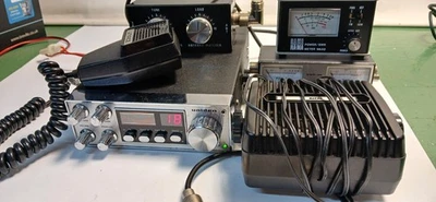 40 CHANEL UNIDEN UNIACE 200 CB RADIO WITH EXTRAS - Image 1 of 4