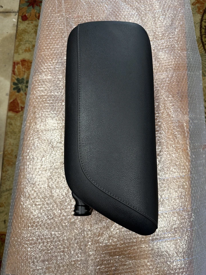 2020 - 2024 丰田 CAMRY SE 中心控制台存储比较托盘带臂套原始设备制造商 — 第 1/4 张图片