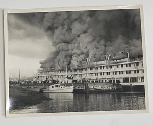 VINTAGE AP PHOTO 6X8 PRINT COLLECTION (4) PEOPLE PLACES EVENTS - Picture 1 of 4