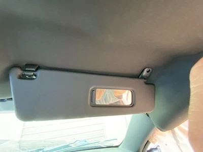 Parasol derecho pasajero con espejo retrovisor Chevrolet Camaro 2010-2015 OEM Foto 1 de 3