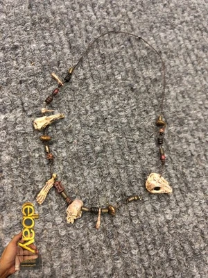 1/6 Hot Toys MMS233 Predator 2 Elder Predator Necklace B for Action Figure - Image 1 of 3