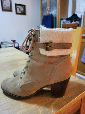 Tan Suede Leather Fashion Ankle Boots By Unisa Sz 10 Heel 2.75" Excellent Condtn - Image 1 of 4