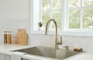 Grifo de cocina pulverizador extraíble Paulina con turbo spray en oro mate - Imagen 1 de 6