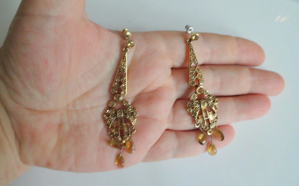 Pendientes colgantes vintage con sello Monet elegantes color ámbar estrás de vidrio tono dorado Foto 1 de 4