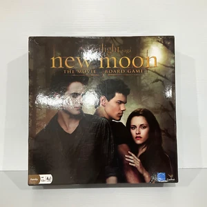 The Twilight Saga New Moon The Movie Board Game Age 13+ 2-8 Player 2009 Complete - Picture 1 of 10
