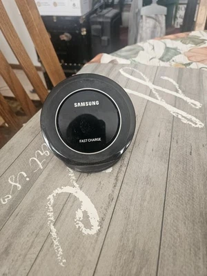 Base/soporte de carga rápida Qi inalámbrico original Samsung EP-NG930 solo Foto 1 de 2