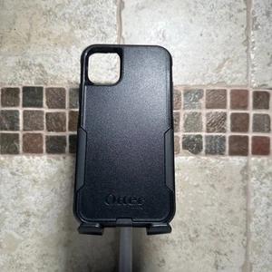 iPhone 11 OtterBox Commuter Series Case Black Dual-Layer Protection MPN 77-62439 - Photo 1 sur 7