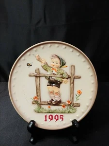 M. I. HUMMEL – 1989 Annual Plate - Singing Lesson - Collectors Plate with Box - Picture 1 of 1