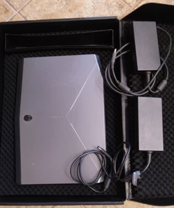 Alienware m17 x - Foto 1 di 24