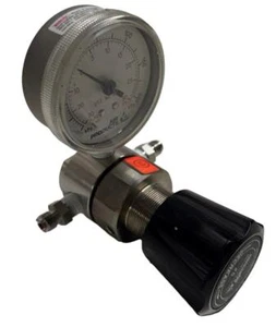 Air Products E11-6-C441A Gas Regulator 400 PSI Inlet 25 PSI Outlet - Picture 1 of 2