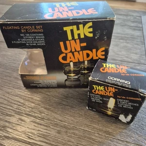 Set di due candele galleggianti vintage Corning Pyrex "The Un-Candle" alte 5" - LEGGI - Foto 1 di 5