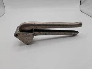 VINTAGE ORIGINAL MRS DAMAR ALUMINUM GARLIC PRESS MADE  ITALY BREVETTO #39715 - Picture 1 of 5