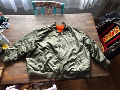 Jaqueta Bombardeiro Feminina Nike Sportswear Varsity Reversível Verde Laranja Tamanho 2X - Imagem 1 de 4