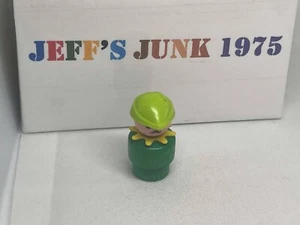 Vintage Fisher Price Little People Green Wooden Woodsman Robin Hood #993 Castle - Picture 1 of 7