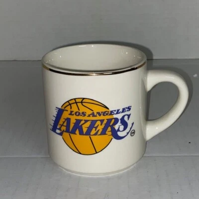 Taza de café Lakers 1979-80 campeón del mundo de la NBA borde dorado Foto 1 de 4