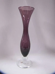 Vintage Glas Vase lila Glas floral geätzte Knospenvase Enesco  - Bild 1 von 10