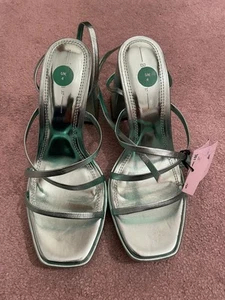 Women's Sandals - Picture 1 of 10