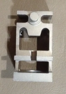 LIPPERT LCI SCHWINTEK IN-WALL SLIDE OUT ROOM INVERTED UPPER BEARING BLOCK - Bild 1 von 4