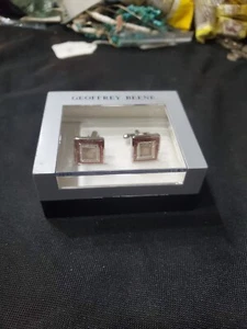 Geoffrey Beene Mens Silver Tone Cufflinks Dress Shirt Bronze Etched Squares - Picture 1 of 4