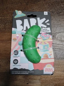 Juguete para perro BARK Super Chewer Pickle Stickle Pickle M - Imagen 1 de 2
