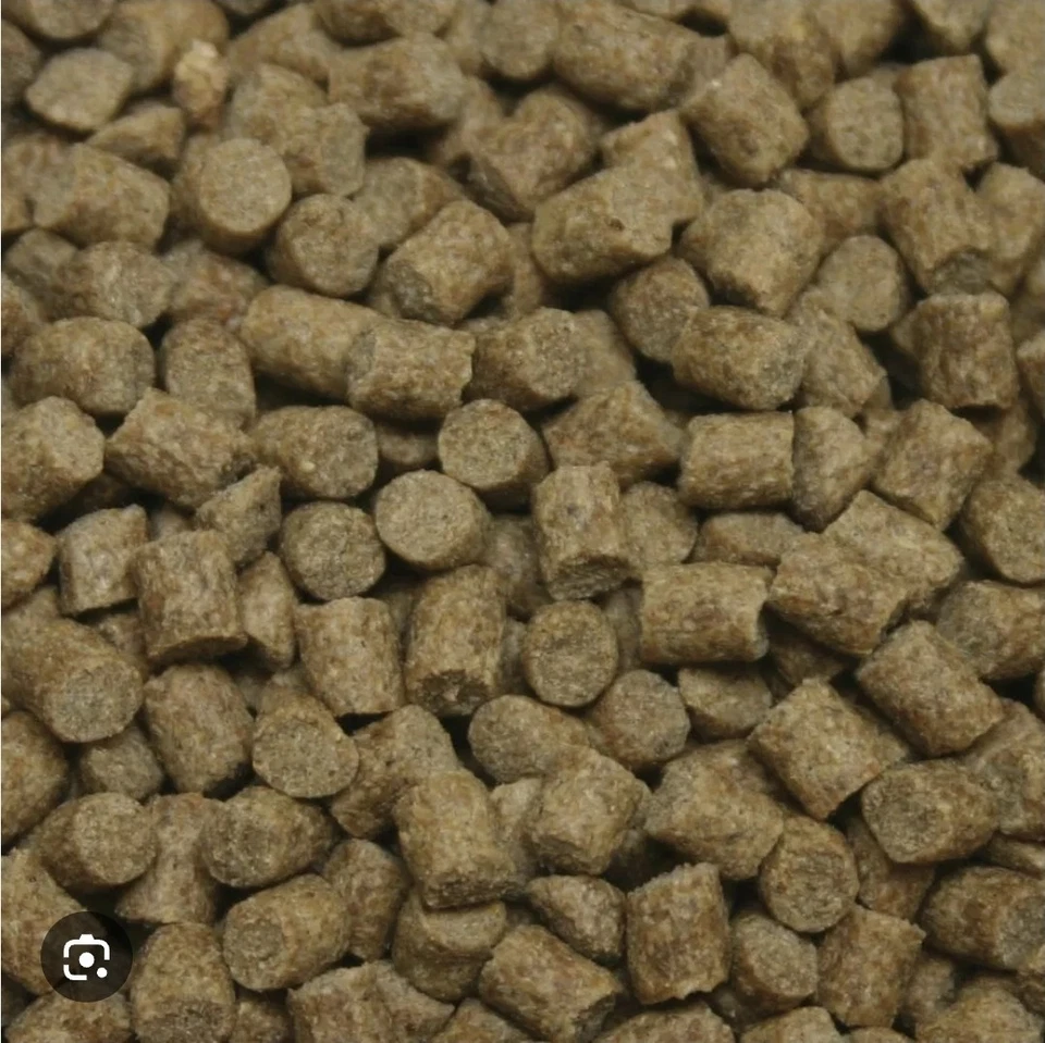 Flavoured Skretting 8mm bandable fishing Pellets 100g-1kg  In Over 50 flavours - Image 1 of 2