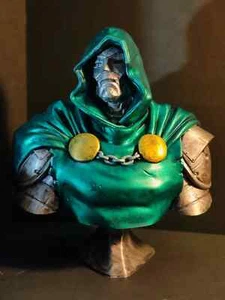 DOCTOR DOOM Statue - Full Color Hand Painted Fan Art 3D Printed Bust - Picture 1 of 3