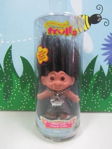 2006 GOOD LUCK CHARM TROLLS (#2) - 3" DAM Troll Doll - NUOVO IN CONTENITORE - Raro - Foto 1 di 6