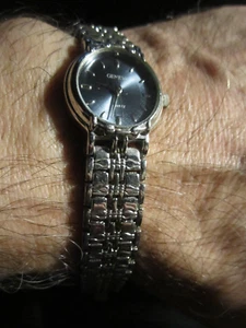 GENEVA WATCH BLUE FACE ELEGANT BAND LADIES'- FITS UP TO 7 1/2" WRIST - BBA32B - Picture 1 of 5