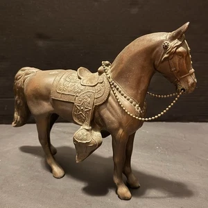 Vintage Metall Pferd Hengst Statue ~ 12 "L ~ 11"H Reiter Dekor * RISS * Kupferfarben - Bild 1 von 10