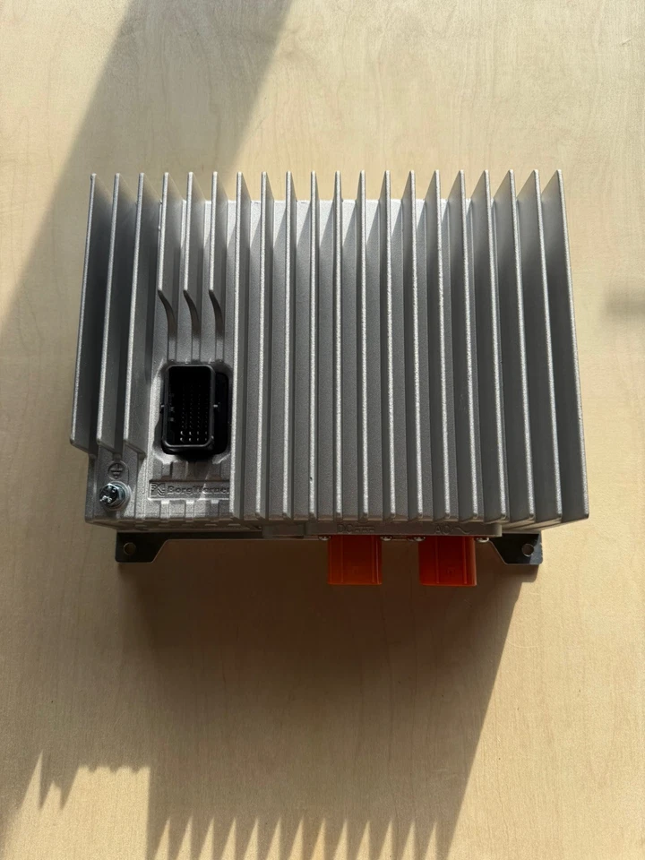 634L10202 Borg Warner ALPHA HVLP-10 空气冷却交流控制器 — 第 1/4 张图片