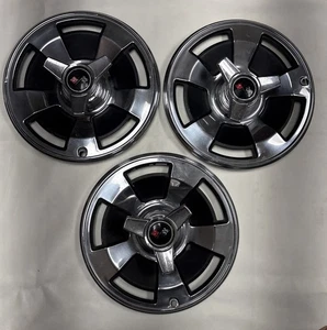 1965-1966 Corvette Hubcaps With Three Bar Spinners Set Of 3 - Picture 1 of 24
