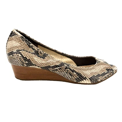 Women 8 B Cole Haan NikeAir Peep Toe Wedge Heel Shoes Beige Leather Snake Print - Image 1 of 4
