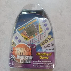 Hasbro Glücksrad 20th Anniversary Edition Handheld-Spiel Tiger 2002 NEU - Bild 1 von 13