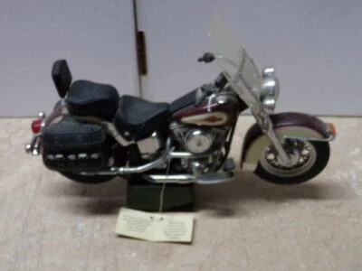 FRANKLIN MINT HARLEY DAVIDSON SOFTAIL MOTORCYCLE 1/10 SCALE - Image 1 of 4