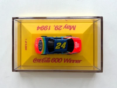 #24 Jeff Gordon, ganador de Coca-Cola 600 1994, campeones de carreras escala 1/64 Foto 1 de 4